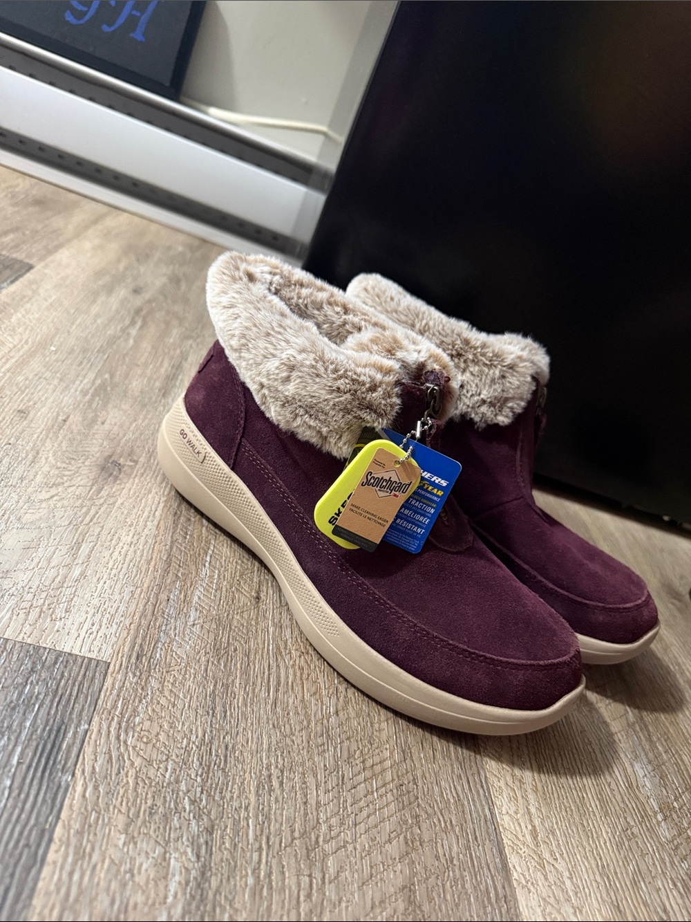 Skechers Women's Burgundy Faux-Fur Cuffed Slip-On Booties brand new with tag